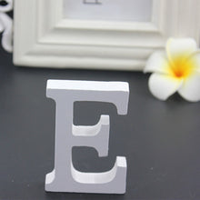 Load image into Gallery viewer, 1pcs 15cm White Wooden LOVE Wedding Sign Romantic Wedding Decoration DIY Marriage LOVE Letters Photography Props 15*13*2CM