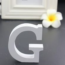 Load image into Gallery viewer, 1pcs 15cm White Wooden LOVE Wedding Sign Romantic Wedding Decoration DIY Marriage LOVE Letters Photography Props 15*13*2CM