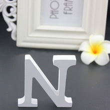 Load image into Gallery viewer, 1pcs 15cm White Wooden LOVE Wedding Sign Romantic Wedding Decoration DIY Marriage LOVE Letters Photography Props 15*13*2CM