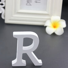 Load image into Gallery viewer, 1pcs 15cm White Wooden LOVE Wedding Sign Romantic Wedding Decoration DIY Marriage LOVE Letters Photography Props 15*13*2CM