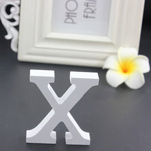 Load image into Gallery viewer, 1pcs 15cm White Wooden LOVE Wedding Sign Romantic Wedding Decoration DIY Marriage LOVE Letters Photography Props 15*13*2CM