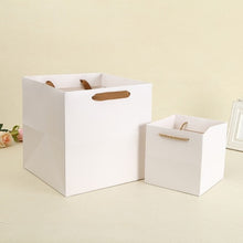 Load image into Gallery viewer, 2018 new creative gift boxes big size paper cases for containing sugars favors event party supplies gift bags with string decor